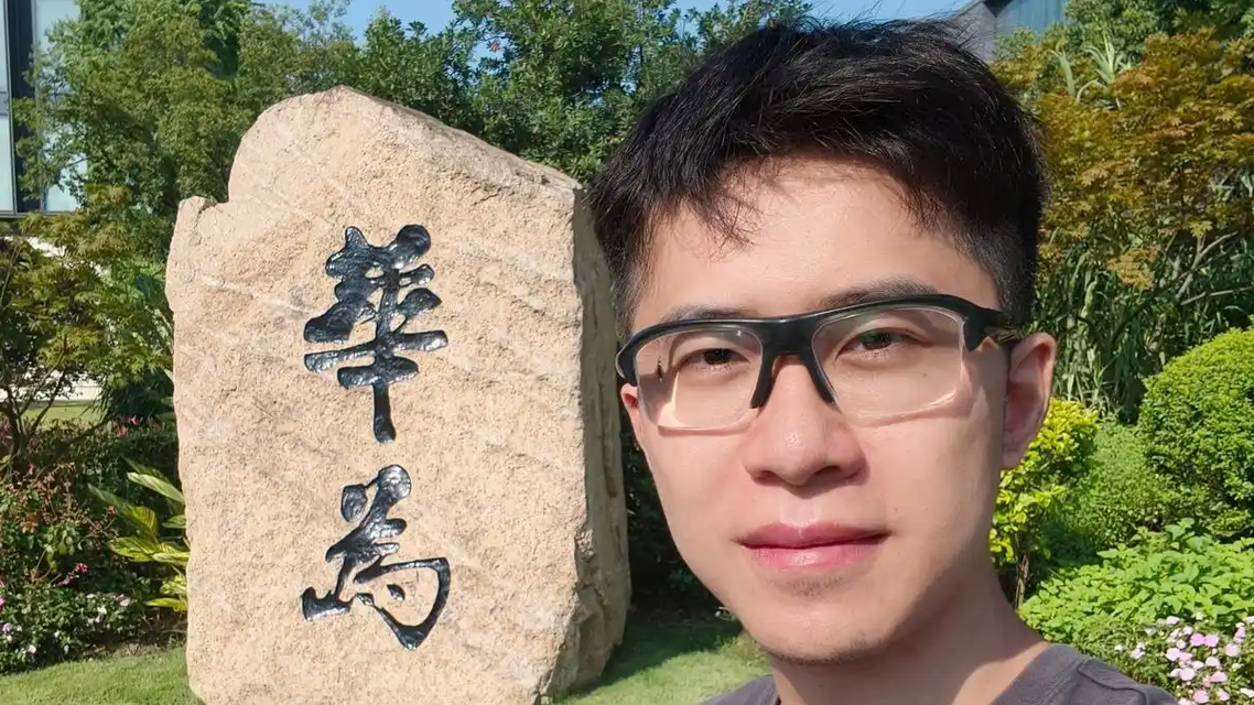 华为“天才少年”回应离职后卖玉米热搜配图